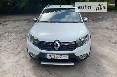 Хэтчбек Renault Sandero 2017 в Львове