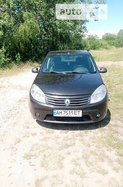 Хэтчбек Renault Sandero 2012 в Житомире