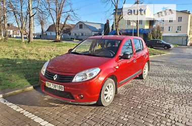 Хэтчбек Renault Sandero 2010 в Каменец-Подольском