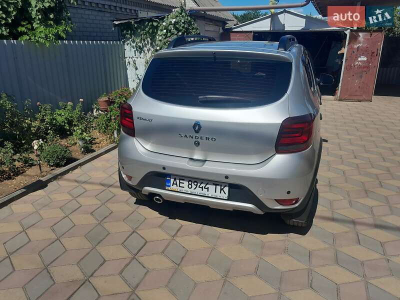 Хэтчбек Renault Sandero 2017 в Покровском