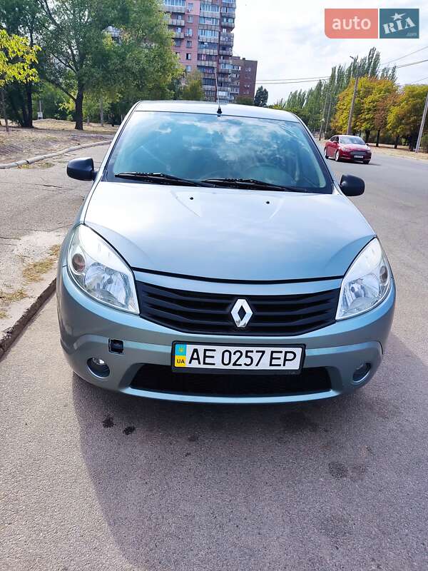 Renault Sandero 2011