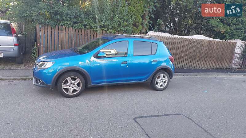 Хэтчбек Renault Sandero 2016 в Полтаве фото 4 Хэтчбек Renault Sandero 2016 в Полтаве