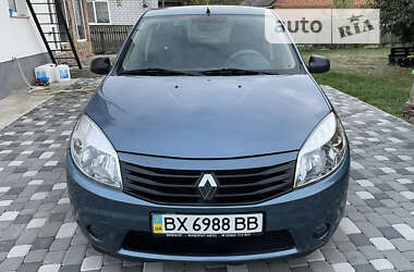 Хетчбек Renault Sandero 2010 в Лубнах