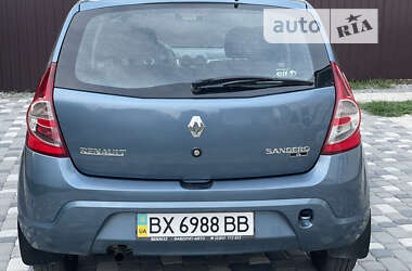 Хетчбек Renault Sandero 2010 в Лубнах