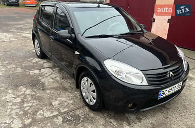 Хэтчбек Renault Sandero 2012 в Сокале