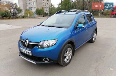 Хэтчбек Renault Sandero 2016 в Николаеве