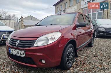 Хэтчбек Renault Sandero 2011 в Смеле