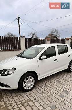 Хэтчбек Renault Sandero 2013 в 