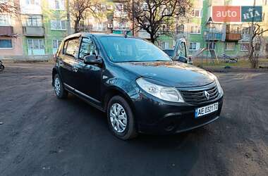 Хэтчбек Renault Sandero 2011 в Першотравенске