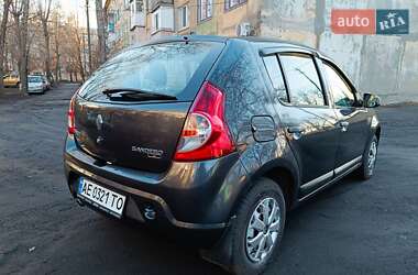 Хэтчбек Renault Sandero 2011 в Першотравенске