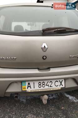 Хэтчбек Renault Sandero 2012 в Яготине