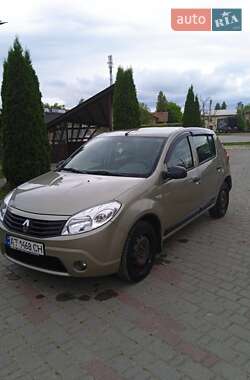 Хэтчбек Renault Sandero 2011 в Косове