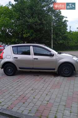 Хэтчбек Renault Sandero 2011 в Косове