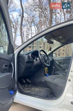 Хэтчбек Renault Sandero 2019 в 