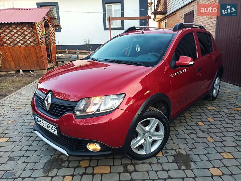 Хэтчбек Renault Sandero 2015 в Липовце