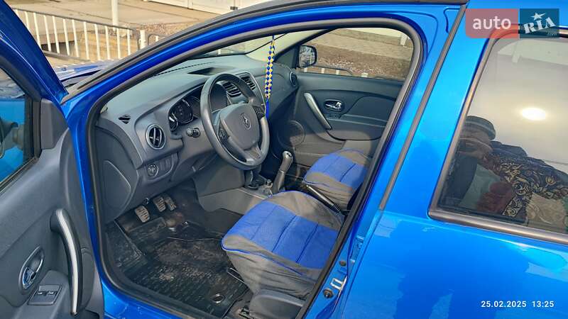 Хетчбек Renault Sandero 2015 в Дніпрі