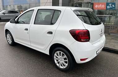 Хетчбек Renault Sandero 2021 в 