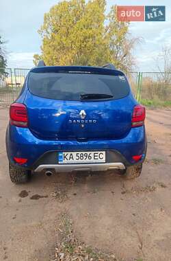 Хэтчбек Renault Sandero 2021 в 