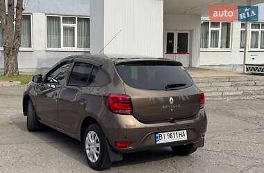 Хетчбек Renault Sandero 2021 в 