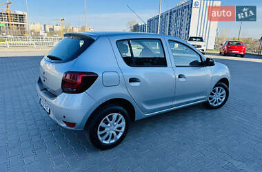 Хетчбек Renault Sandero 2020 в 