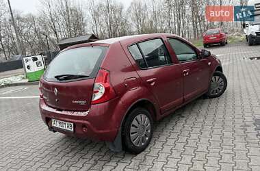 Хэтчбек Renault Sandero 2011 в 