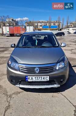Renault Sandero 2012