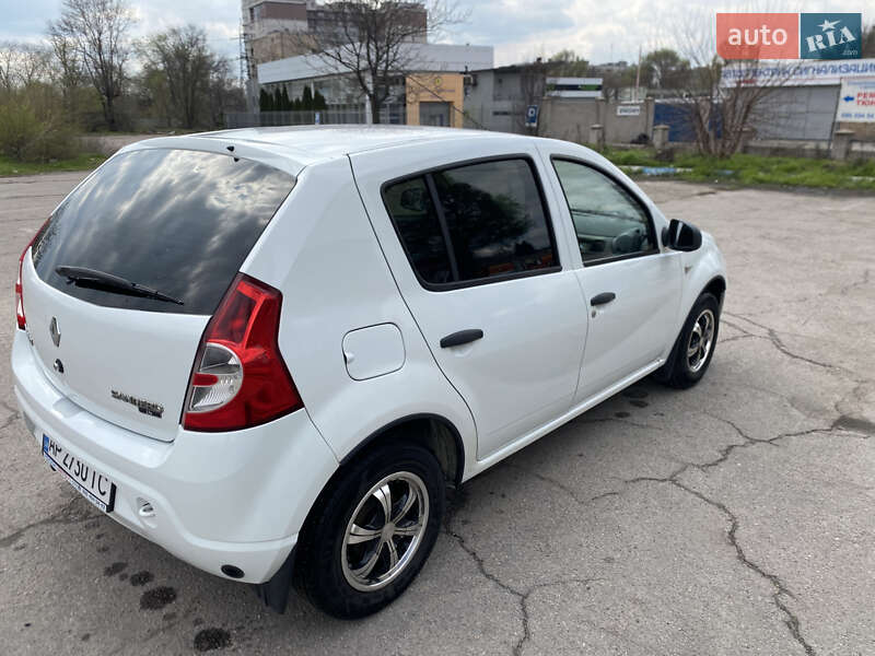 Хэтчбек Renault Sandero 2012 в Запорожье