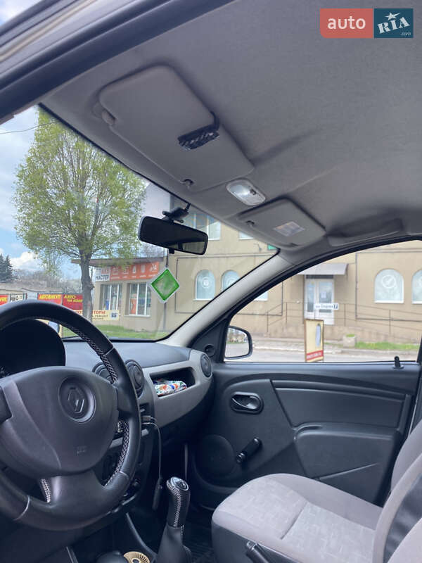 Хэтчбек Renault Sandero 2012 в Запорожье