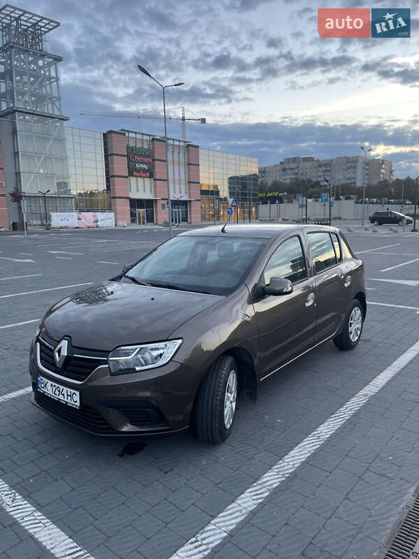 Хетчбек Renault Sandero 2020 в 