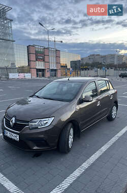 Хетчбек Renault Sandero 2020 в 