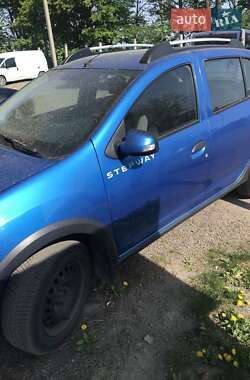 Хетчбек Renault Sandero 2016 в 