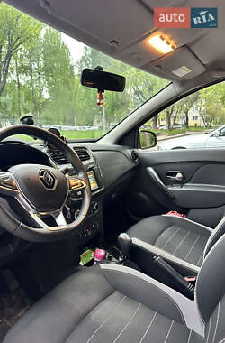 Хетчбек Renault Sandero 2019 в 