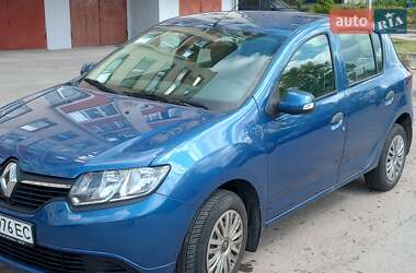 Хэтчбек Renault Sandero 2013 в Львове