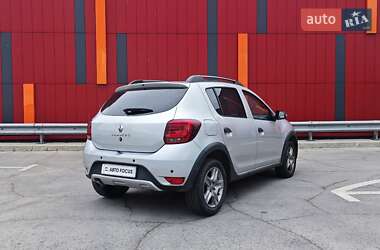 Хетчбек Renault Sandero 2021 в 