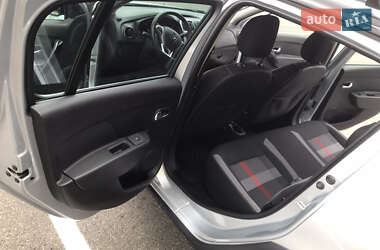 Хетчбек Renault Sandero 2019 в 