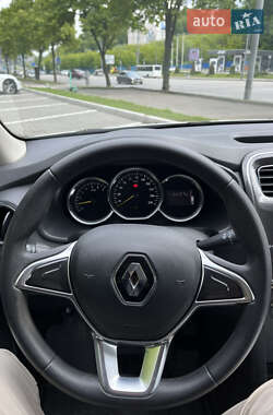 Хэтчбек Renault Sandero 2021 в 