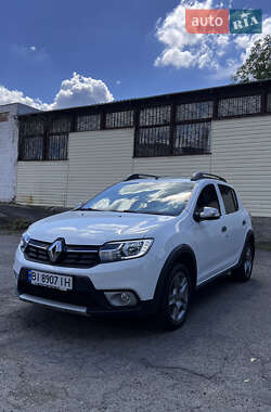 Хетчбек Renault Sandero 2017 в Хоролі