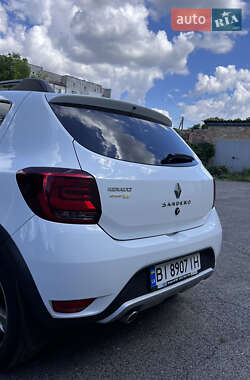 Хэтчбек Renault Sandero 2017 в 