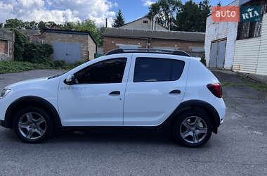 Хэтчбек Renault Sandero 2017 в 