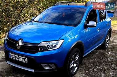 Хетчбек Renault Sandero 2017 в 
