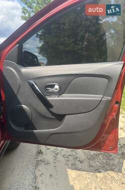 Хэтчбек Renault Sandero 2019 в 