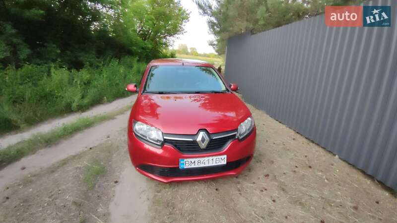 Хетчбек Renault Sandero 2013 в Краснограді