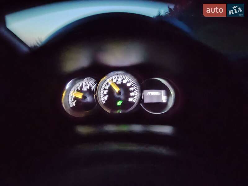Хетчбек Renault Sandero 2013 в Краснограді