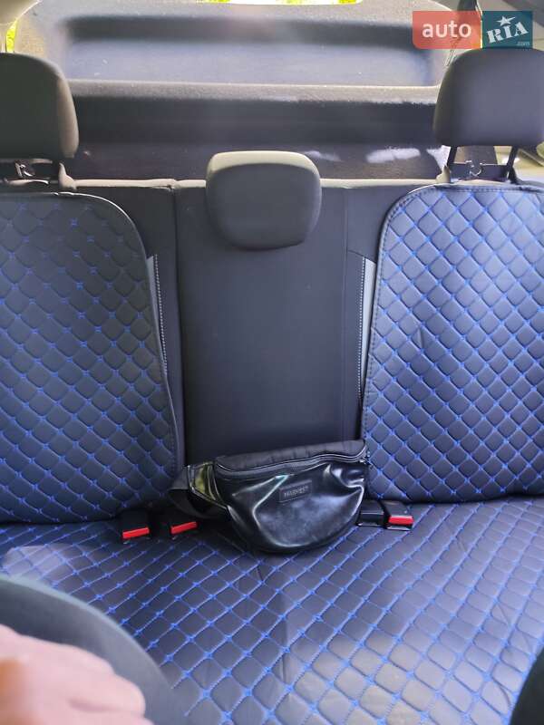 Хэтчбек Renault Sandero 2013 в Новгород-Северском