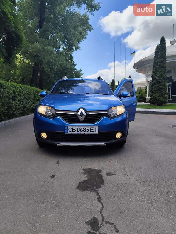 Хэтчбек Renault Sandero 2013 в Новгород-Северском