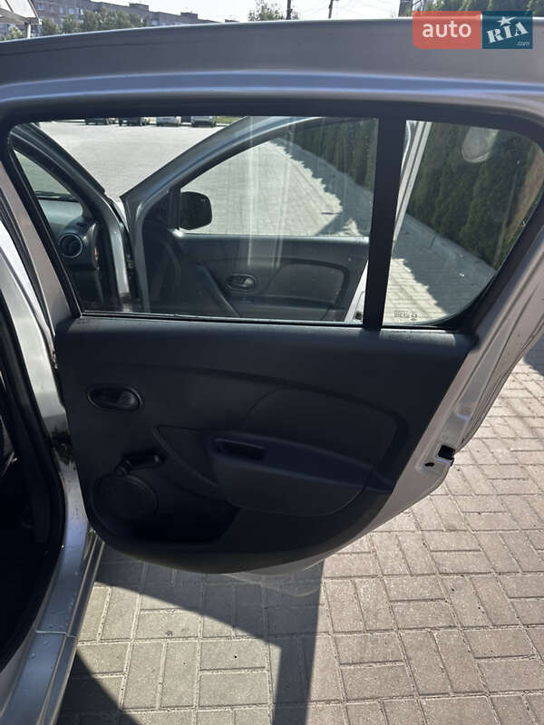 Хэтчбек Renault Sandero 2014 в Черкассах