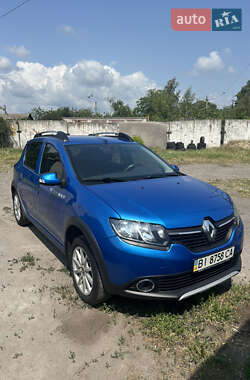 Хэтчбек Renault Sandero 2014 в Градижске