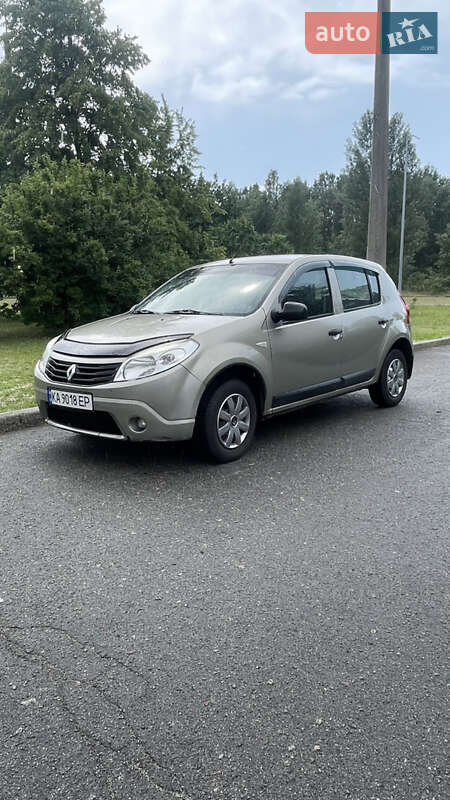 Renault Sandero 2012