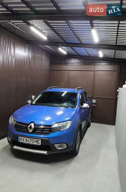 Хетчбек Renault Sandero 2017 в 