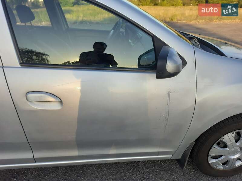 Хетчбек Renault Sandero 2013 в Дніпрі